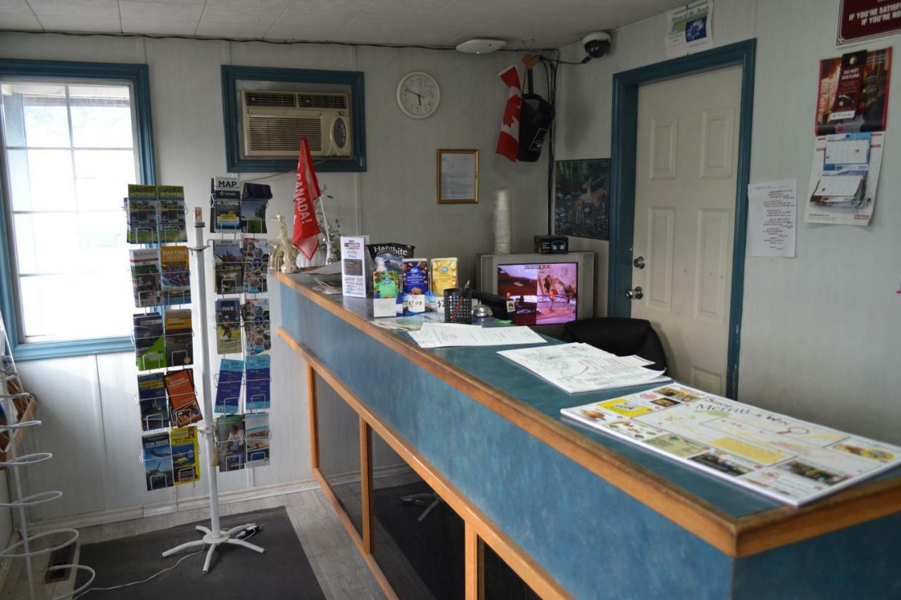 Road Runner Motel Merritt Luaran gambar
